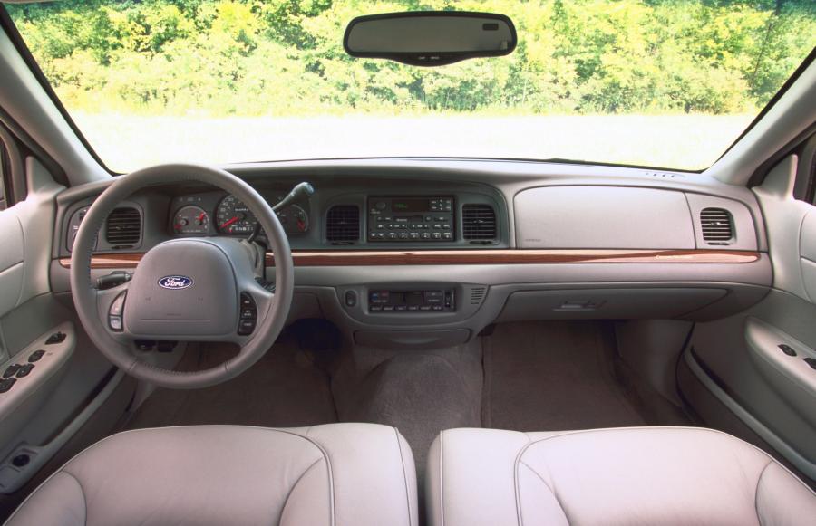  Ford Crown Victoria 1998 года  (фото 144 из 161)